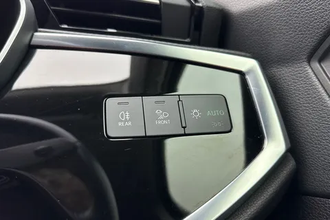 41 of 66 for Audi Q3 Sport 35 TFSI 150 PS S tronic