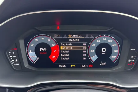 48 of 66 for Audi Q3 Sport 35 TFSI 150 PS S tronic