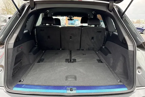 6 of 61 for Audi Q7 SUV Black Edition 50 TDI quattro 286 PS tiptronic