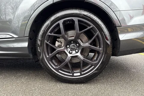 10 of 61 for Audi Q7 SUV Black Edition 50 TDI quattro 286 PS tiptronic