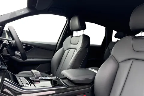 15 of 61 for Audi Q7 SUV Black Edition 50 TDI quattro 286 PS tiptronic