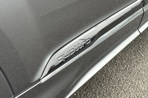 33 of 61 for Audi Q7 SUV Black Edition 50 TDI quattro 286 PS tiptronic