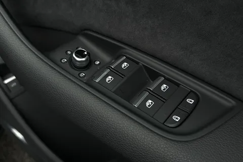 36 of 61 for Audi Q7 SUV Black Edition 50 TDI quattro 286 PS tiptronic