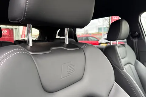 38 of 61 for Audi Q7 SUV Black Edition 50 TDI quattro 286 PS tiptronic