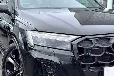 9 of 66 for Audi Q7 SUV Black Edition 45 TDI quattro 231 PS tiptronic
