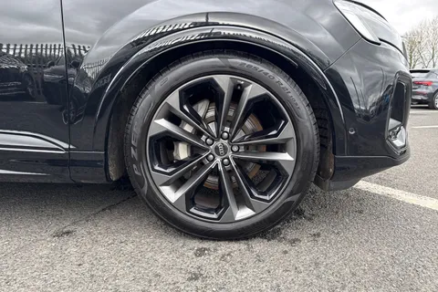 10 of 66 for Audi Q7 SUV Black Edition 45 TDI quattro 231 PS tiptronic