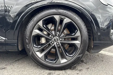 11 of 66 for Audi Q7 SUV Black Edition 45 TDI quattro 231 PS tiptronic