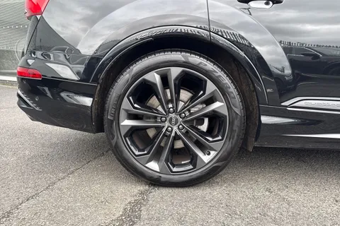 13 of 66 for Audi Q7 SUV Black Edition 45 TDI quattro 231 PS tiptronic