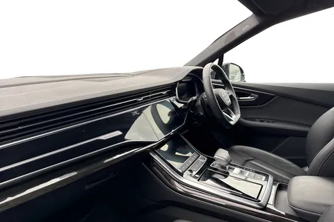 15 of 66 for Audi Q7 SUV Black Edition 45 TDI quattro 231 PS tiptronic