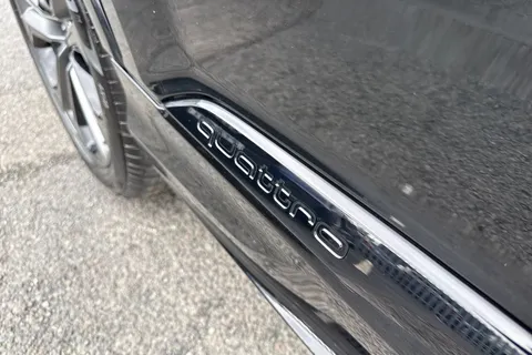 30 of 66 for Audi Q7 SUV Black Edition 45 TDI quattro 231 PS tiptronic