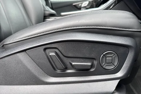 45 of 66 for Audi Q7 SUV Black Edition 45 TDI quattro 231 PS tiptronic