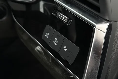 46 of 66 for Audi Q7 SUV Black Edition 45 TDI quattro 231 PS tiptronic