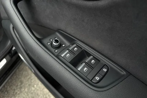 48 of 66 for Audi Q7 SUV Black Edition 45 TDI quattro 231 PS tiptronic