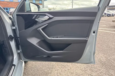 DC25XAH Audi A1 S line 30 TFSI  116 PS S tronic Thumbnail #57