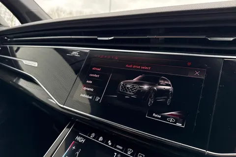 60 of 66 for Audi Q7 SUV Black Edition 45 TDI quattro 231 PS tiptronic