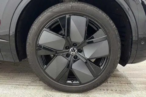 6 of 13 for Volkswagen Touareg 3.0 V6 TDI 4Motion 286 Black Edition 5dr Tip Auto | Heated Windscreen | ACC