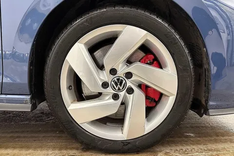 KW25XJP Volkswagen Golf 1.5 TSI 272 GTE eHybrid 5dr DSG **PAN ROOF** Thumbnail #5