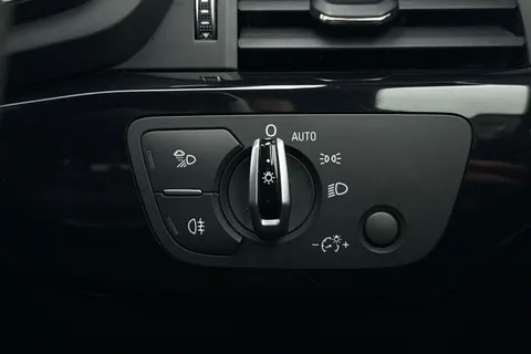 27 of 45 for AUDI A4 1.4T FSI Black Edition 4dr