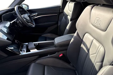 RK23LZX Audi e-tron S line 55 quattro 300,00 kW Thumbnail #17