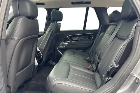 4 of 47 for Land Rover Range Rover 3.0 D300 HSE 5dr