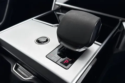 14 of 47 for Land Rover Range Rover 3.0 D300 HSE 5dr