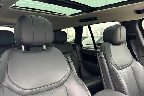 22 of 47 for Land Rover Range Rover 3.0 D300 HSE 5dr