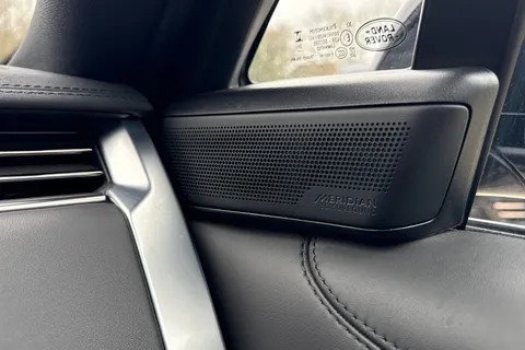 25 of 47 for Land Rover Range Rover 3.0 D300 HSE 5dr