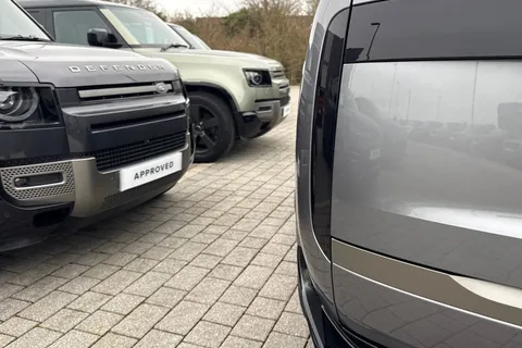 27 of 47 for Land Rover Range Rover 3.0 D300 HSE 5dr