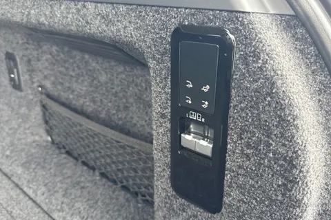 28 of 47 for Land Rover Range Rover 3.0 D300 HSE 5dr