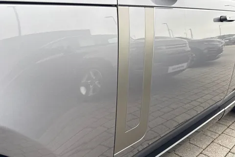 29 of 47 for Land Rover Range Rover 3.0 D300 HSE 5dr