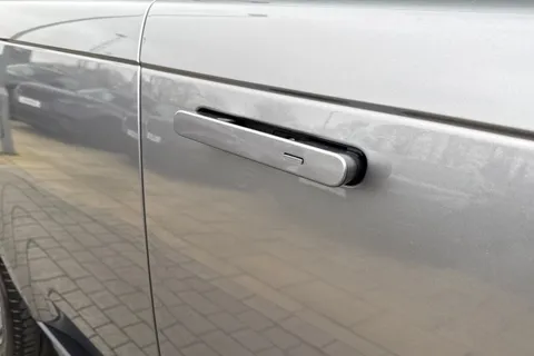 30 of 47 for Land Rover Range Rover 3.0 D300 HSE 5dr