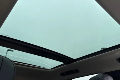 33 of 47 for Land Rover Range Rover 3.0 D300 HSE 5dr