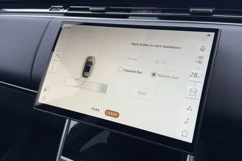 37 of 47 for Land Rover Range Rover 3.0 D300 HSE 5dr