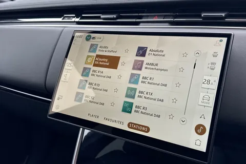 38 of 47 for Land Rover Range Rover 3.0 D300 HSE 5dr