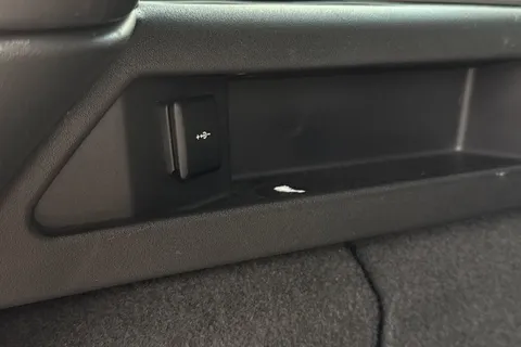 DY24LHX Land Rover Discovery Sport 2.0 D200 Dynamic SE 5dr Thumbnail #29