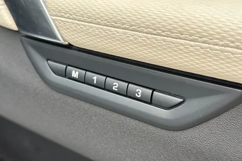 DY24LHX Land Rover Discovery Sport 2.0 D200 Dynamic SE 5dr Thumbnail #36