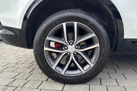 DY24LHX Land Rover Discovery Sport 2.0 D200 Dynamic SE 5dr Thumbnail #37