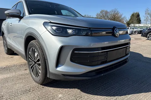  Volkswagen Tiguan 1.5 eTSI MHEV Match DSG Euro 6 (s/s) 5dr Thumbnail #8
