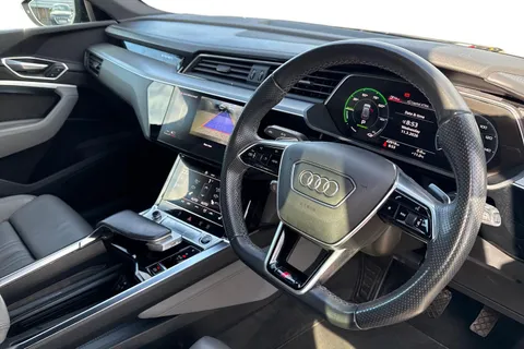 RE71CFJ Audi e-tron Black Edition 50 quattro 230,00 kW Thumbnail #15