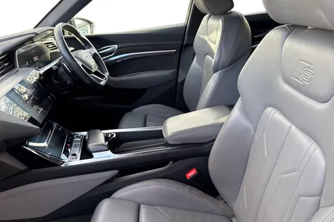 RE71CFJ Audi e-tron Black Edition 50 quattro 230,00 kW Thumbnail #17