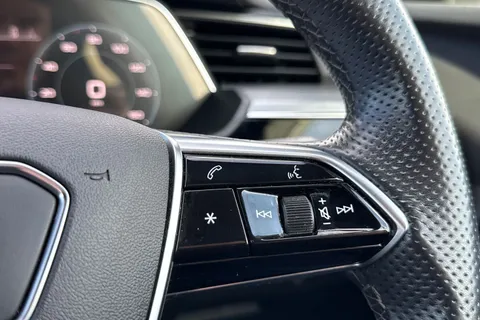 RE71CFJ Audi e-tron Black Edition 50 quattro 230,00 kW Thumbnail #26