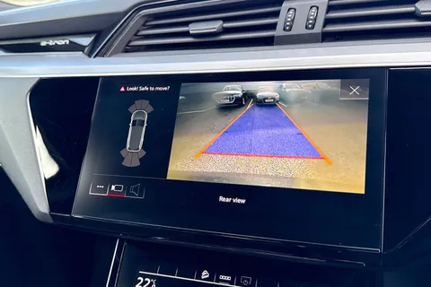 RE71CFJ Audi e-tron Black Edition 50 quattro 230,00 kW Thumbnail #32