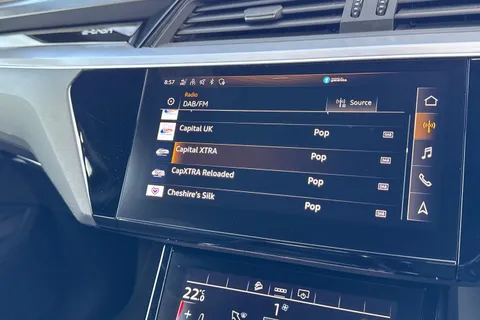 RE71CFJ Audi e-tron Black Edition 50 quattro 230,00 kW Thumbnail #35