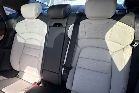 YL71KYK Porsche Taycan Performance Plus 93.4kWh Turbo S Auto 4WD 4dr (11kW Charger) Thumbnail #20