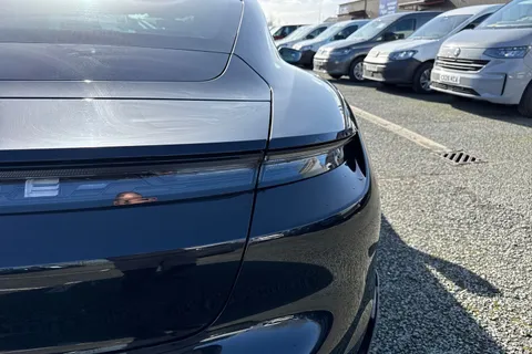 YL71KYK Porsche Taycan Performance Plus 93.4kWh Turbo S Auto 4WD 4dr (11kW Charger) Thumbnail #27