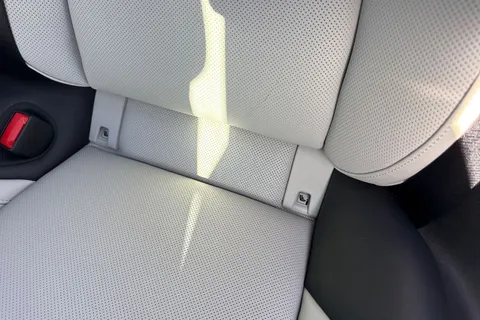 YL71KYK Porsche Taycan Performance Plus 93.4kWh Turbo S Auto 4WD 4dr (11kW Charger) Thumbnail #35