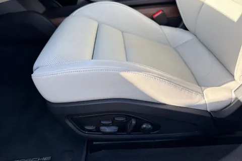 YL71KYK Porsche Taycan Performance Plus 93.4kWh Turbo S Auto 4WD 4dr (11kW Charger) Thumbnail #38