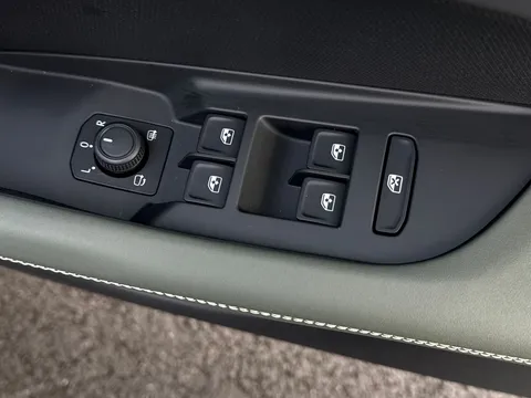  CUPRA Terramar 1.5 eHybrid 25.8kWh Tribe Edition DSG Euro 6 (s/s) 5dr Thumbnail #18