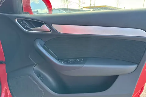 20 of 63 for Audi Q3 2.0 TDI S line Edition S Tronic quattro Euro 6 (s/s) 5dr