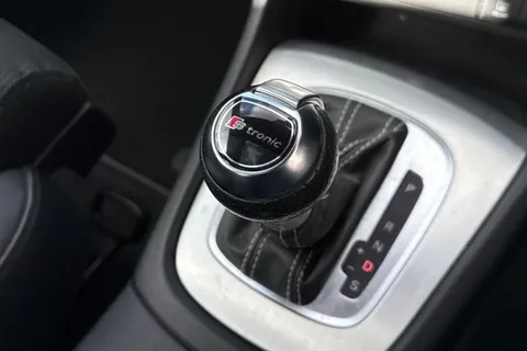 22 of 63 for Audi Q3 2.0 TDI S line Edition S Tronic quattro Euro 6 (s/s) 5dr